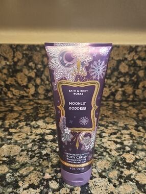 Bath & Body Works Moonlit Goddess Ultimate Hydration  Body Cream